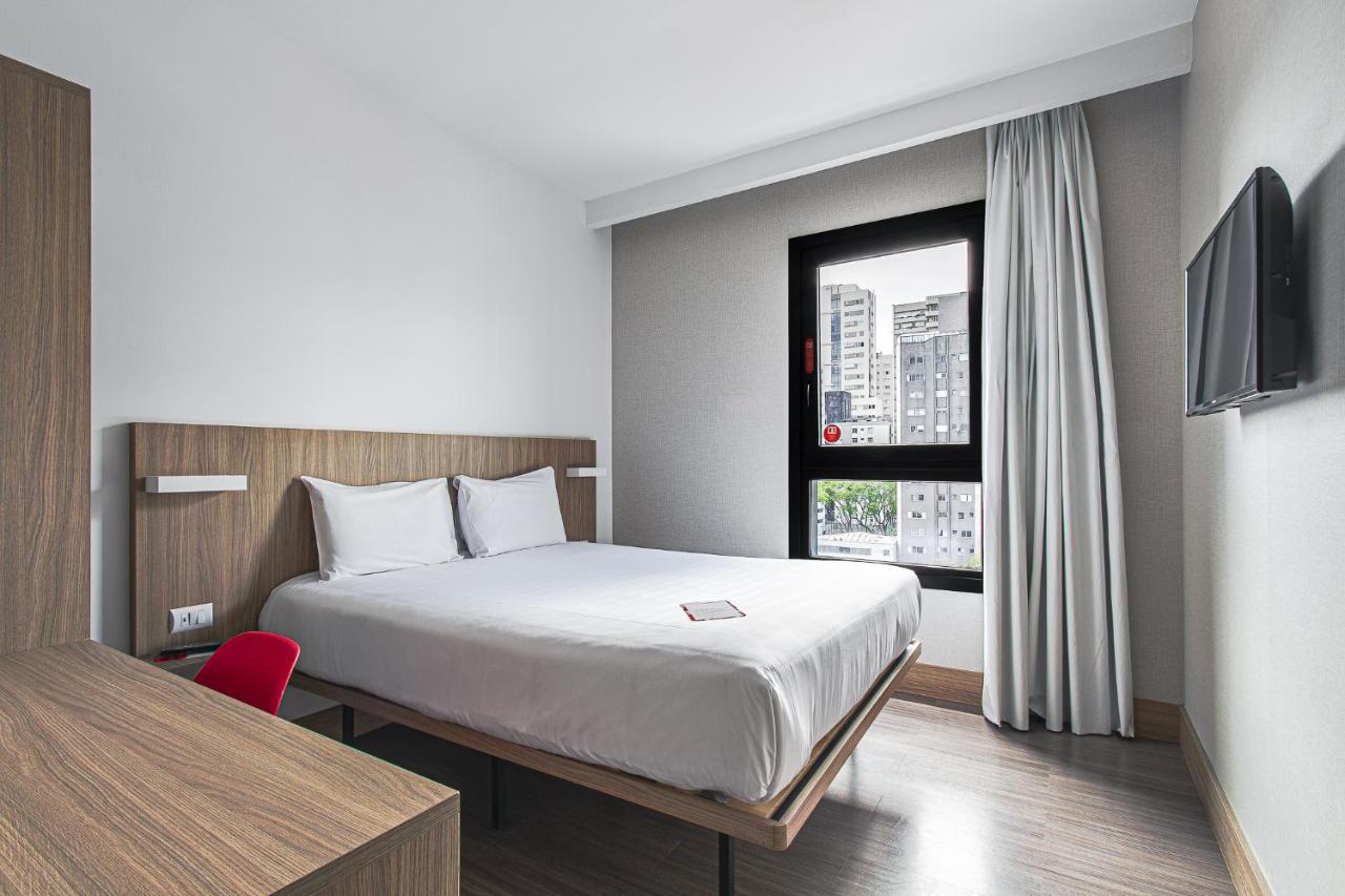 Hotel Moov Curitiba Bagian luar foto
